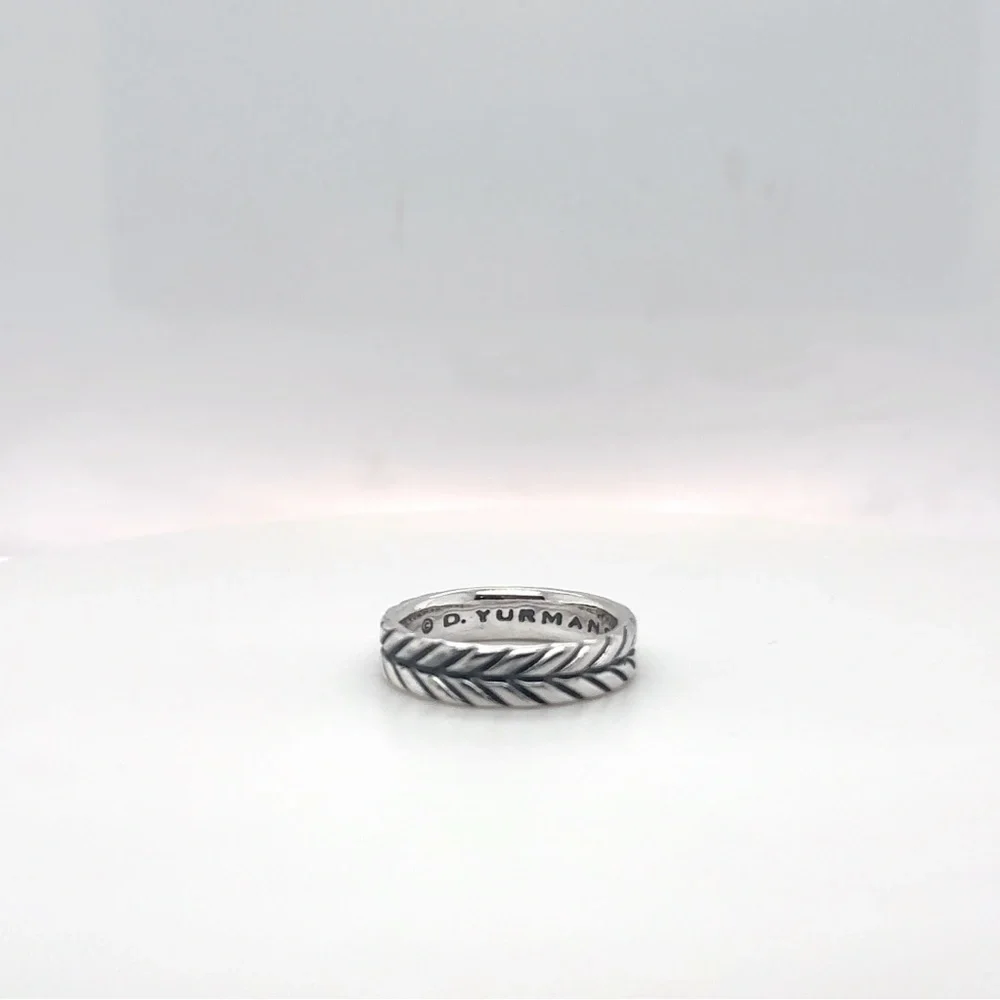 ✨David Yurman Chevron Ring Band✨Size 8